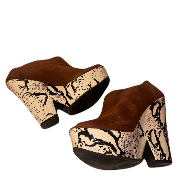 Brown, beige+ black snake print, size 7 Qupid Peep-Toe Wedge Shoes/heels - Picture 4 of 7
